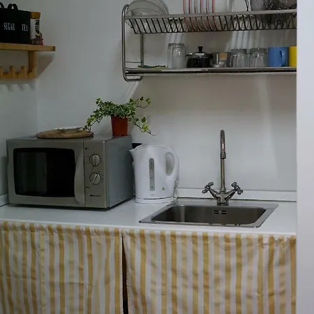 Lo Studio Apartment *